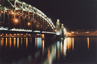 Мост. Ночь.
