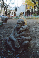 Скульптуры на детской площадке. Петроградская сторона.